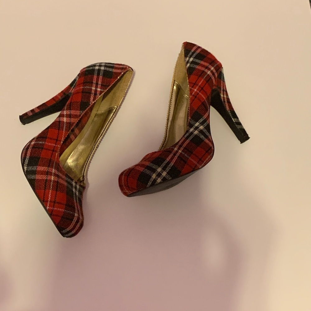 Charlotte Russe plaid red/black heel shoes